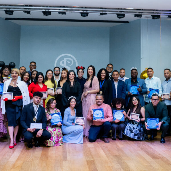 56 colaboradores del HGPS fueron reconocidos por su destacada labor a través del Acto de Reconocimiento a la Excelencia